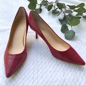 Ivanka Trump Red Textured Indico Pump
